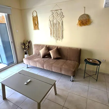 Stylish 2br With Balcony, Wifi & Pool * Larnaca