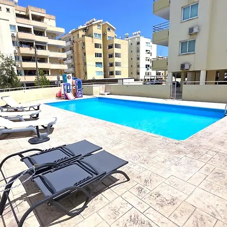 Stylish 2br With Balcony & Wi-fi *