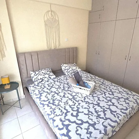 شقة Stylish 2br With Balcony & Wi-fi *