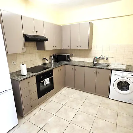 Apartament Stylish 2br With Balcony & Wi-fi