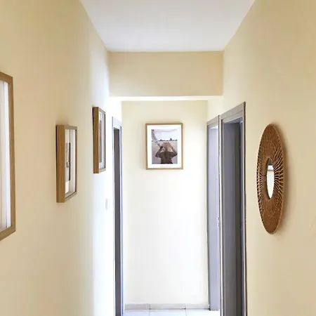 شقة Stylish 2br With Balcony, Wifi & Pool *