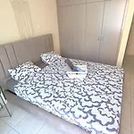 Stylish 2br With Balcony, Wifi & Pool * Lárnaca