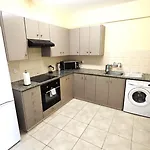 Apartamento Stylish 2br With Balcony, Wifi & Pool